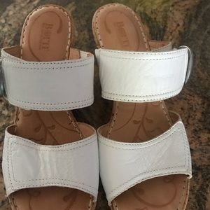 Born handcrafted White Leather Wedge Sandal size 9 / 40.5
